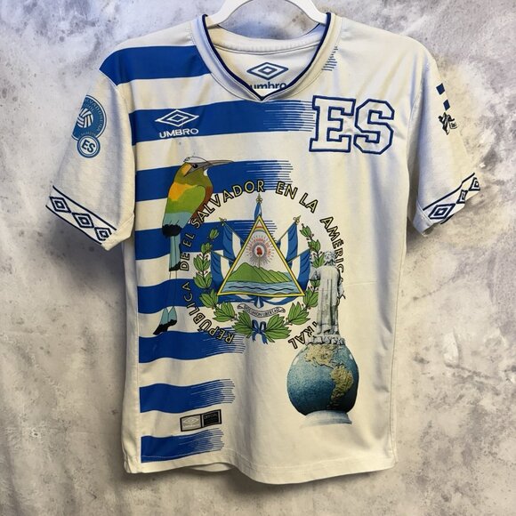 Umbro El Salvador Soccer Jersey Small 18.5x24 All Over Print - Picture 1 of 14